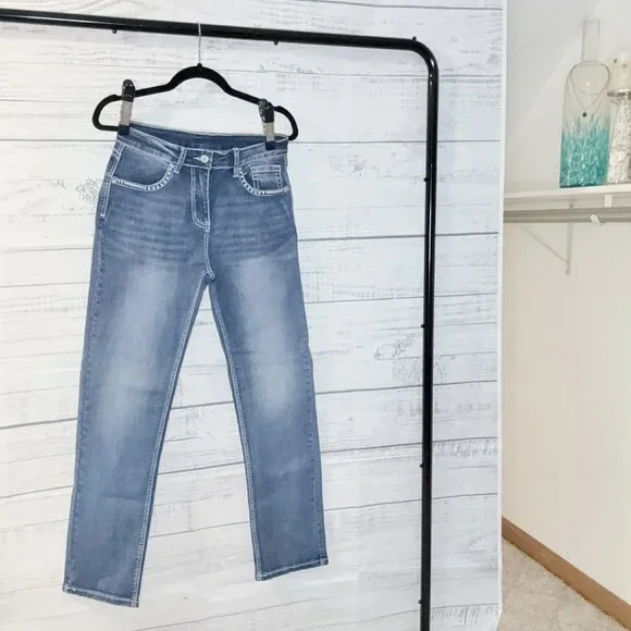 NWOT Sky Blue Embroidered Cow Straight Leg Jeans - Picture 6 of 7